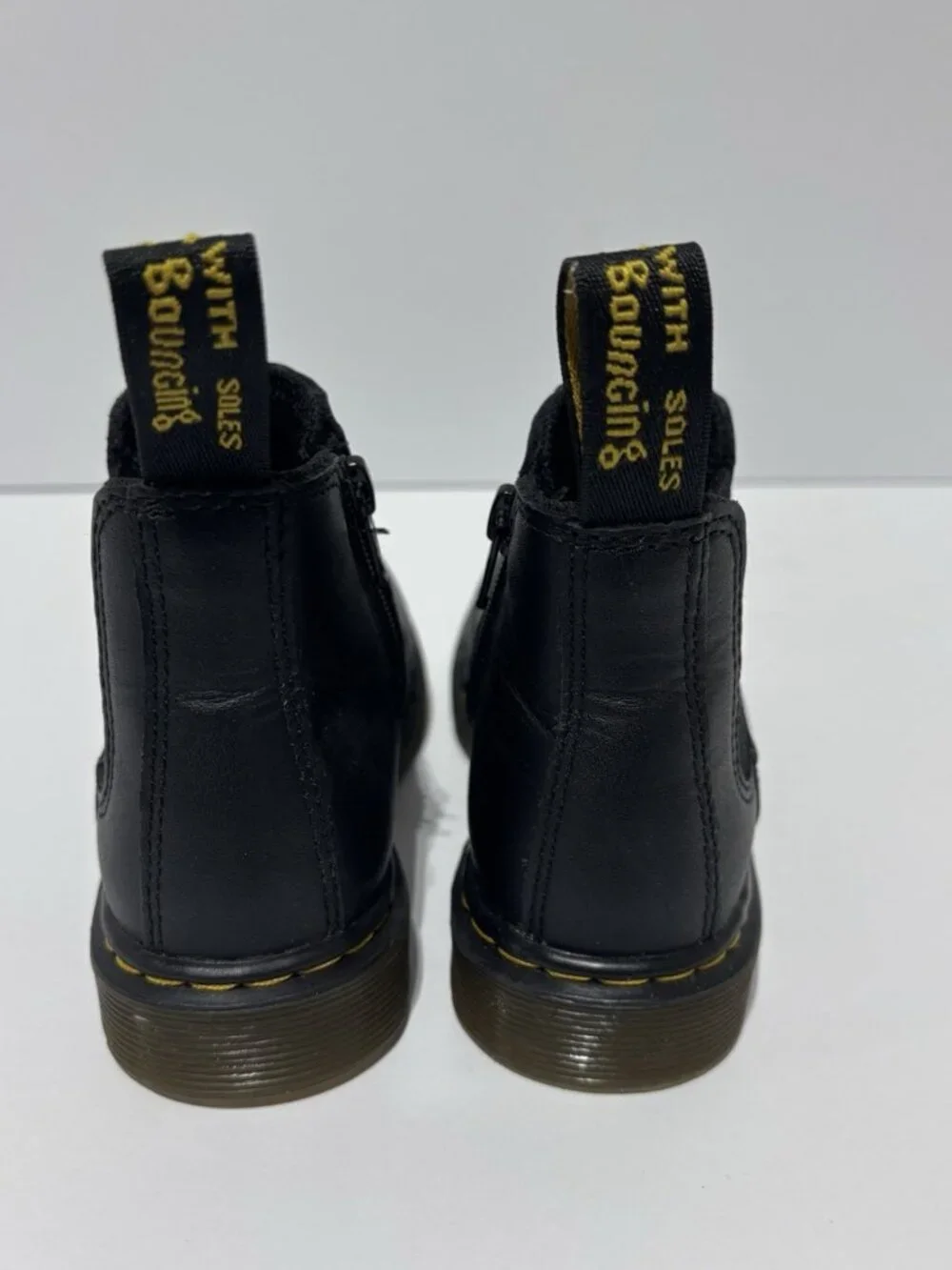 Dr. Martens Little Kids’ Banzai Black Chelsea Boots, Size US 11, UK 10